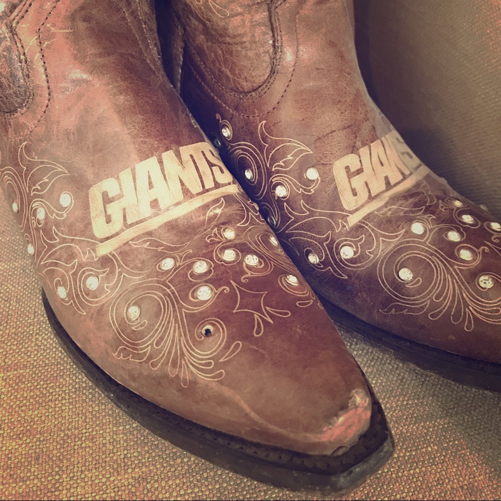 Rhinestone cowboy boots - NFL edition Giants